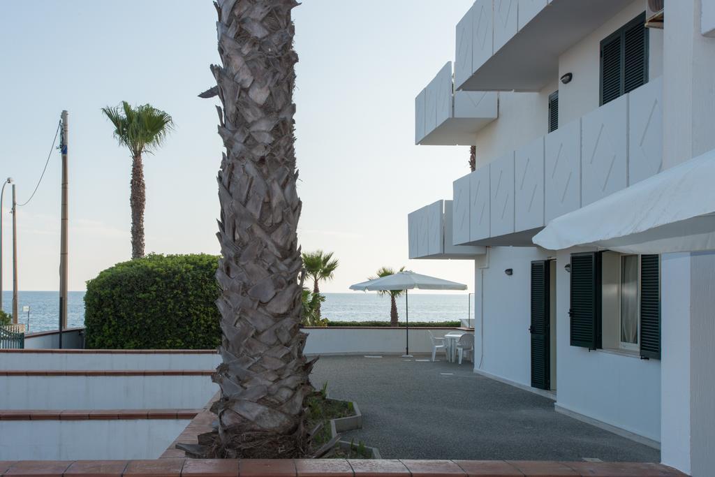 Blu Side Hotel & Residence Torre San Giovanni Buitenkant foto